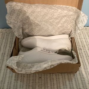 NEW Reebok Classic Princess Women’s Shoes